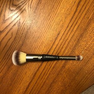 IT COSMETICS COMPLEXION PERFECTION BRUSH